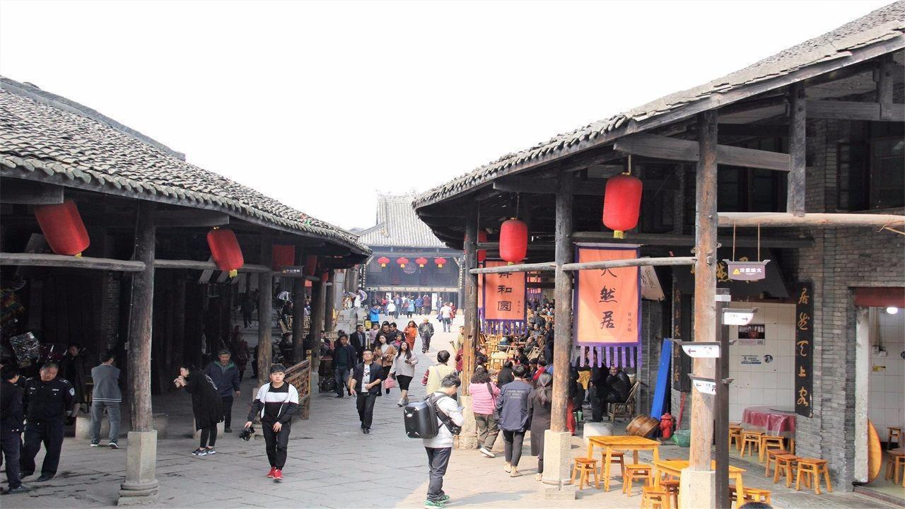 优质问答网站上海“穷人”,为什么不把房子卖了,去三线城市过“富人”生活?,解答你的疑问